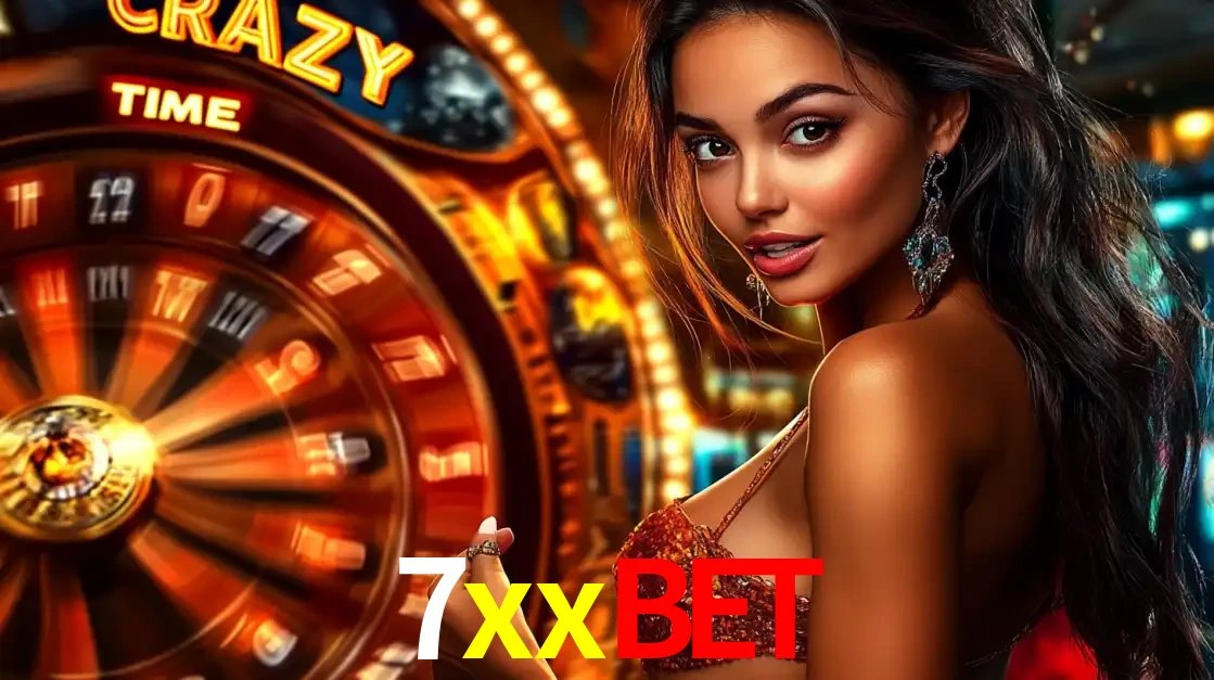 Mulher ao lado da roda de prêmios do jogo de cassino ao vivo Crazy Time, um dos shows de jogos mais emocionantes oferecidos pela plataforma de apostas 7xxbet.
